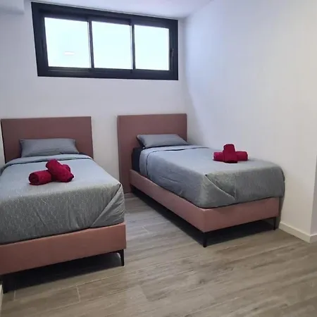 بيت للعطل Camporrosso Village فينيسترات