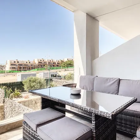 Camporrosso Village * فينيسترات
